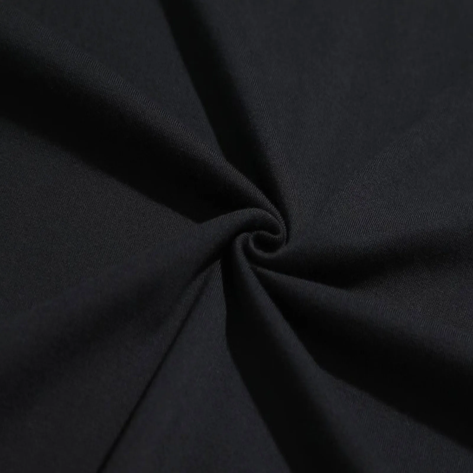 Nowa odzież streetwear na zamó – Black Tin Candle recenzja i cena